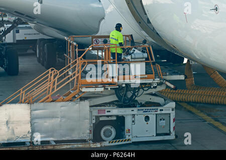 Paris, Frankreich, 16.Juni, 2018 der Flughafen Charles de Gaulle, Air France Airbus A380 die Vorbereitung für den Start, Abflug Stockfoto