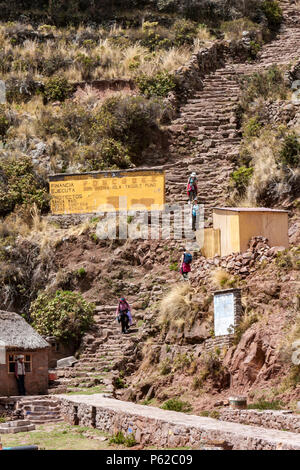 Taquile Island ist eine Insel auf der peruanischen Seite des Titicacasees 45 Km von der Stadt Puno. Stockfoto