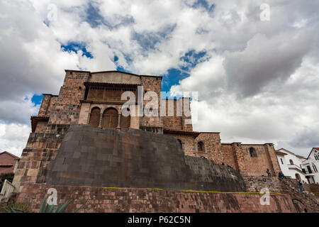 Coricancha mit Kloster von Santo Domingo Stockfoto