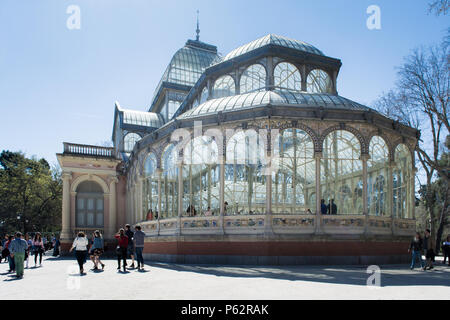 Madrid, Spanien, Juli 2016: Cristal Palace in alten Park Retiro in Madrid Stockfoto