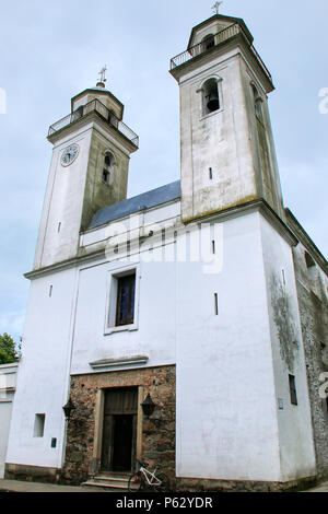 Basilika des Heiligen Sakraments inColonia del Sacramento in Uruguay. Es ist eine der ältesten Städte in Uruguay Stockfoto