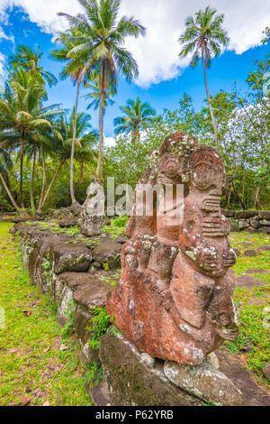 Stein tiki, Nuku Hiva, Marquesas Archipel, Französisch Polynesien Stockfoto