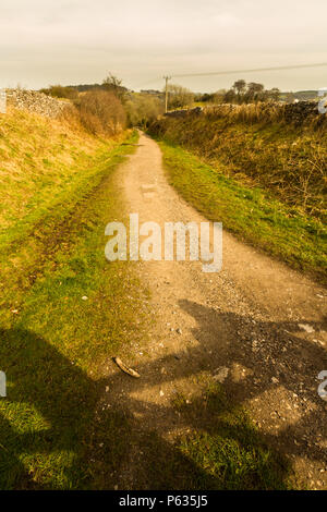 Auf der Suche nach den alten Middleton Top Eisenbahn Steigung, die jetzt als die hohen Gipfel zu Fuß- und Radweg genutzt. Cromford, Derbyshire, England, UK. Stockfoto