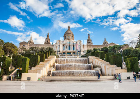 Magischen Brunnen von Montjuic und das Museu Nacional d'Art de Catalunya Stockfoto