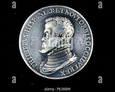 NUMISMATICA. MEDALLA MODERNA. DE FELIPE II, POR GIAN PAOLO POGGINI. ANVERSO. RETRATO DE REY A LA IZQUIERDA, FIRMADA POR EL AUTOR. 1559. MEDALLA REALIZADA POR LA PAZ DE CATEAU CAMBRESIS -. (DEPOSITO-: MUSEO ARQUEOLOGICO NACIONAL). Stockfoto