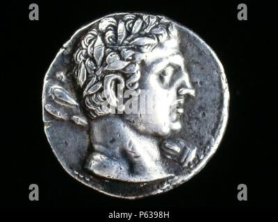 NUMISMATICA. MONEDA HISPANO - CARTAGINESA. TRISHEKEL DE PLATA. ANVERSO. MELGART EFIGIE DE - HERAKLES A LA IZQUIERDA, LAUREADO IMBERBE, Y CON CLAVA. 238 A.C. (DEPOSITO-: MUSEO ARQUEOLOGICO NACIONAL). Stockfoto