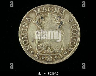 NUMISMATICA. Vive la MODERNA. CUATRO ESCUDOS DE ORO, DE FERNANDO VI. REVERSO. ESCUDO CORONADO. 1749. (DEPOSITO-: MUSEO ARQUEOLOGICO NACIONAL). Stockfoto