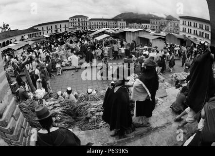 Belebten Markt Szene - Otavalo, Ecuador Stockfoto