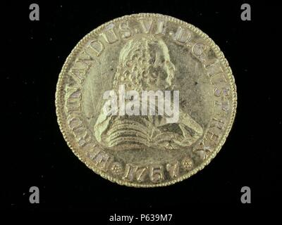 NUMISMATICA. Vive la MODERNA. CUATRO ESCUDOS DE ORO, DE FERNANDO VI. ANVERSO. BUSTO DEL REY CON PELUCA Y CORDON A LA DERECHA. (DEPOSITO-: MUSEO ARQUEOLOGICO NACIONAL). Stockfoto