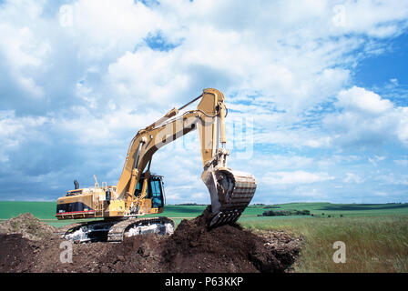 Bagger. Baldock umgehen, auf der A505, Hertfordshire, England. Die neue Umgehung beteiligten von über einer Million Kubikmeter Erde. Die Regelung wurde Desig Stockfoto