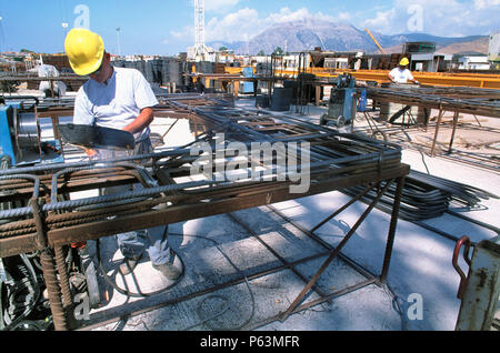 Die verstärkungsstrebe in der Casting Yard für die rion-antirion Brücke Projekt in Westgriechenland Stockfoto