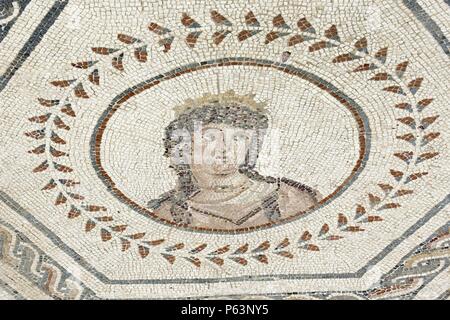 ARTE ROMANO. ESPAÑA. ITALICA. Hacia Ciudad fundada 206 ein. C., por Iniciativa de Cornelio Escipión. Mosaico del Planetario. Representación de Venus, una de los Dioses sietes asociacos ein Los astros que regían El Universo (VIERNES). Santiponce. Provincia de Sevilla. Andalusien. Stockfoto