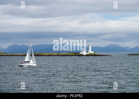 Eilean Musdile Leuchtturm bewacht den Eingang zum Loch Linnhe in der Nähe der Isle of Mull an der Inneren Hebriden, Schottland Stockfoto