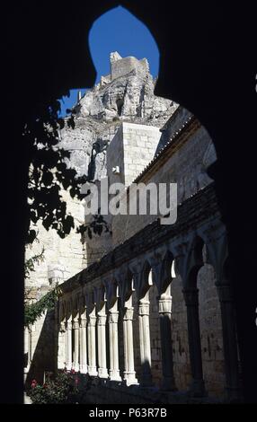 ARTE GOTICO. ESPAÑA. CONVENT DE SANT FRANCESC (CONVENTO DE SAN FRANCISCO). Construído ENTRE LOS SIGLOS XIII y XIV. Vista parcial del CLAUSTRO. MORELLA. Comarca del Maestrazgo. Estado de Castellón. Comunidad Valenciana. Stockfoto