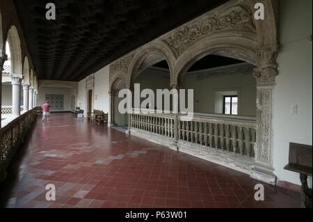 MUSEO DE SANTA CRUZ (S. XVI). ESCALERA DE ALONSO COVARRUBIAS. Stockfoto