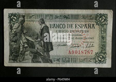 DINERO: BILLETE DE CINCO PESETAS DE 1945. ANVERSO Y REVERSO CON DE REPRESENTACION CAPITULACIONES DE SANTA FE. Stockfoto