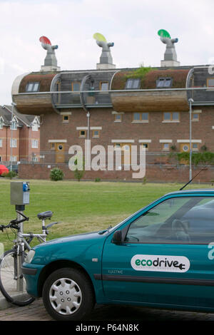 Ein Elektroauto Bedzed Großbritanniens größte Eco Village Beddington London UK Stockfoto