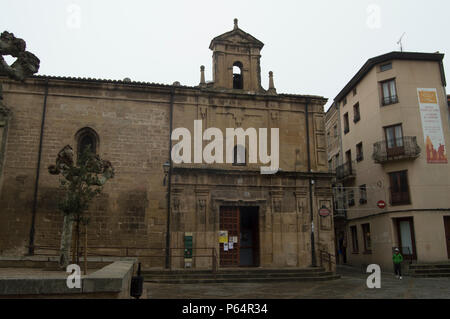 Hermitage Unserer Lieben Frau von der Plaza auf der Plaza del Santo in Santo Domingo de la Calzada. Architektur, Reisen, Geschichte. 26. Dezember 2015. Santo Domi Stockfoto