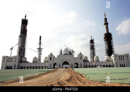 Die Große Moschee von Abu Dhabi im Bau, Dubai, Vereinigte Arabische Emirate, Dezember 2005. Bestimmt die größte Moschee der VAE zu sein (und evtl. t Stockfoto