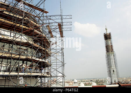 Die Große Moschee von Abu Dhabi im Bau, Dubai, Vereinigte Arabische Emirate, Dezember 2005. Bestimmt die größte Moschee der VAE zu sein (und evtl. t Stockfoto