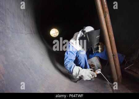 Arbeitnehmer bei Hyojong Pfeifenfabrik, Doha. Stockfoto