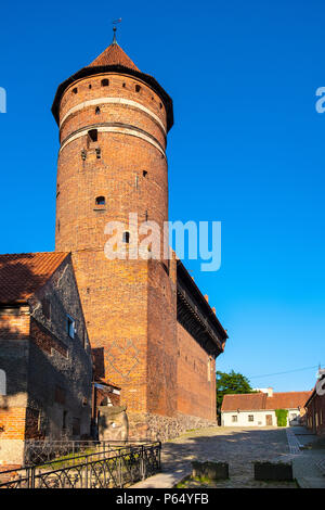 , Woiwodschaft Olsztyn/Polen - 2018/06/16: Verteidigung Turm im Schloss von Ermland Bischöfe im historischen Viertel von Olsztyn Altstadt Stockfoto