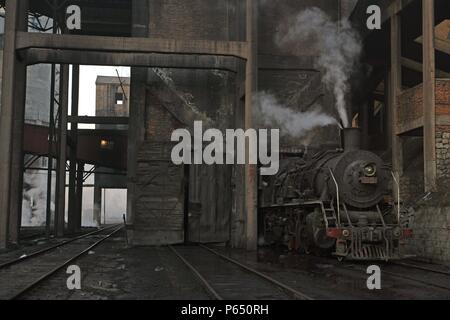 Eine chinesische SY 2-8-2 an Beichang Wäsche im November 2006. Stockfoto