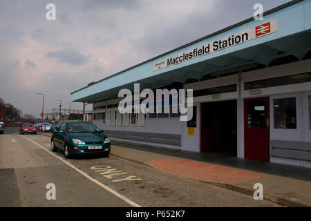 Macclesfield Station Eingang. 2003. Stockfoto