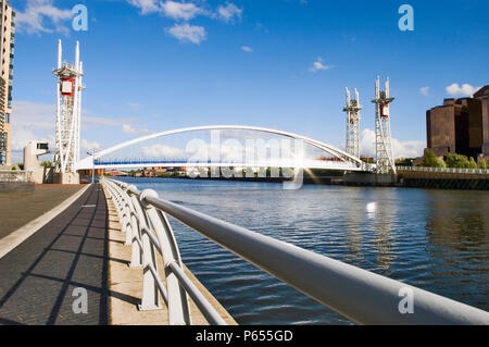 Millennium Anheben Fußgängerbrücke, Salford, Großbritannien Stockfoto