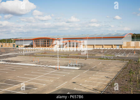 Die neue B&Q store Entwicklung in Dover, baute das alte Geschäft im Zentrum der Stadt mit eingeschränktem Zugang zu ersetzen. Am Stadtrand von entfernt Stockfoto