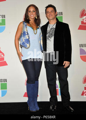 Alicia Keys und Alejandro Sanz - 10. Latin Grammy Awards im Mandalay Bay Hotel in Las Vegas. - KeysAlicia SanzAlejandro 11. jpgKeysAlicia SanzAlejandro 11 Veranstaltung in Hollywood Leben - Kalifornien, Red Carpet Event, USA, Filmindustrie, Prominente, Fotografie, Bestof, Kunst, Kultur und Unterhaltung, Topix prominente Mode, Besten, Hollywood Leben, Event in Hollywood Leben - Kalifornien, Roter Teppich und backstage,, Kunst, Kultur und Unterhaltung, Fotografie, Anfrage tsuni@Gamma-USA.com, Musik Prominente, Musiker, Music Group, 2000 bis 2009 Stockfoto