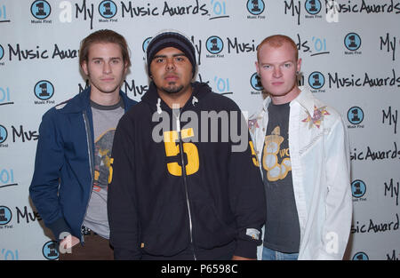 Gruppe Lifehouse kommt an der Meine VH1 Music Awards im Shrine Auditorium in Los Angeles Sonntag, Dezember 3, 2001. - Lifehouse. jpgLifehouse Ereignis in Hollywood Leben - Kalifornien, Red Carpet Event, USA, Filmindustrie, Prominente, Fotografie, Bestof, Kunst, Kultur und Unterhaltung, Topix prominente Mode, Besten, Hollywood Leben, Event in Hollywood Leben - Kalifornien, Roter Teppich und backstage,, Kunst, Kultur und Unterhaltung, Fotografie, Anfrage tsuni@Gamma-USA.com, Musik Prominente, Musiker, Music Group, 2000 bis 2009 Stockfoto
