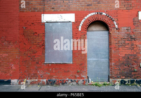 Heruntergekommene Reihenhäuser Viktorianischen Häuser Abriss wartet, Salford, in der Nähe von Manchester, England, UK. Der Salford regeneration Ziel ist es, zu gewährleisten, dass jede Stockfoto