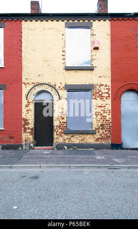 Heruntergekommene Reihenhäuser Viktorianischen Häuser Abriss wartet, Salford, in der Nähe von Manchester, England, UK. Der Salford regeneration Ziel ist es, zu gewährleisten, dass jede Stockfoto