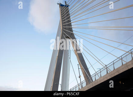 William Dargan Bridge, Kabel - bleiben Sie Brücke für die Luas Linie, Dundrum, Dublin, Irland 2008 Stockfoto