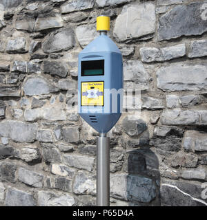LUAS Smartcard Validator, Museum Stop auf der roten Linie, Dublin, Irland 2008 Stockfoto