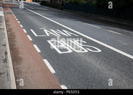 Zyklus- und Busspur Gälisch Stockfoto