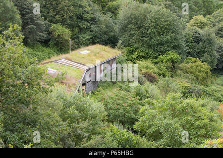 Eco Kabinen am Zentrum für Alternative Technologie, die vollständig mit erneuerbarer Energie an der Quelle, Machynlleth, Powys, Wales, Großbritannien Stockfoto