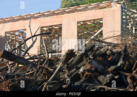 Wiederaufbau von Häusern in Kinglake, einem der am stärksten betroffenen Gemeinschaften der katastrophalen 2009 australische Buschfeuer im Staat Victoria. Stockfoto