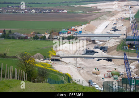 Baldock umgehen, auf der A505, Hertfordshire, England. Die neue Umgehung beteiligten von über einer Million Kubikmeter Erde. Die Regelung wurde entworfen und con Stockfoto