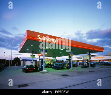 Tankstelle bei Sainsbury's Bradford Stockfoto