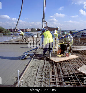 Abziehen in situ Stahlbetonplatte. Stockfoto