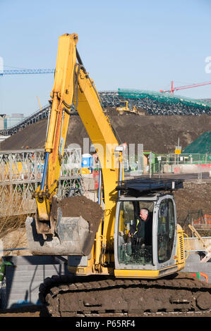 VEREINIGTES KÖNIGREICH. London 2012 Olympische Park, mit Blick auf Stadion und Schwimmbad. 1. Februar 2010 Stockfoto