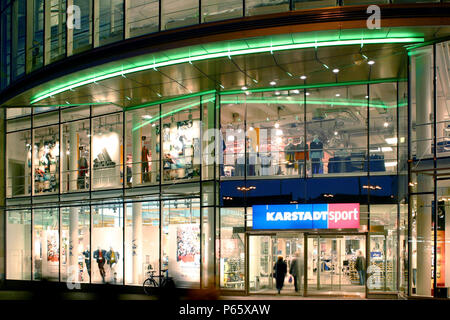 Warenhaus Karstadt, Kaufhaus im Zentrum der Stadt, Rosenheim, Upper ...