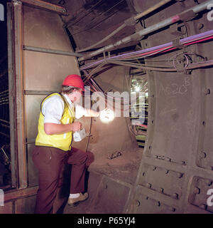 Inspektion Tunnel bei der Sanierung von Angel U-Bahnstation. London, Vereinigtes Königreich. Stockfoto