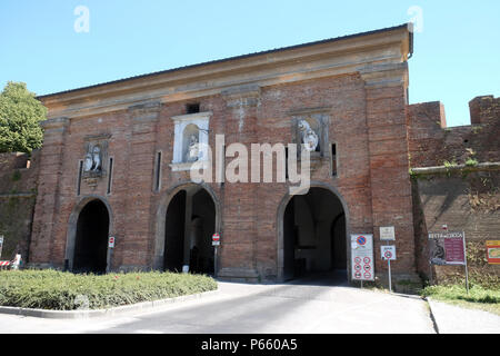 Porta Santa Maria in Lucca, Toskana, Italien Stockfoto