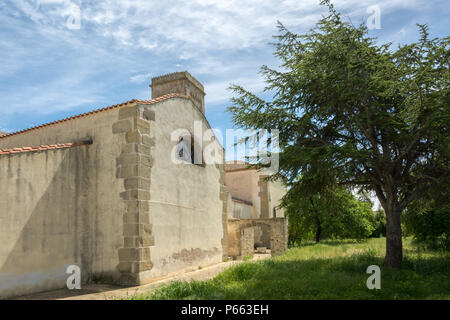 Die Kirche der Unbefleckten Empfängnis in Barumini, Sardinien, Italien. Die Kirche, die aus dem 16. Jahrhundert in spätgotischen Formen errichtet. Stockfoto