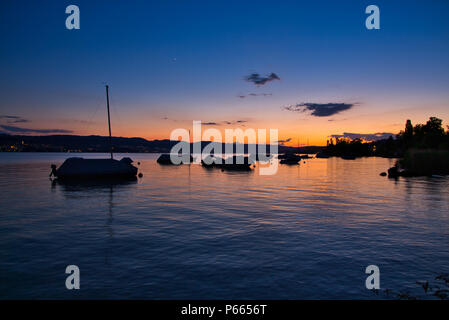 Sonnenuntergang am See Stockfoto