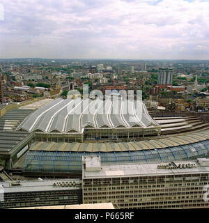 Neues Dach, Waterloo Station in London. Stockfoto