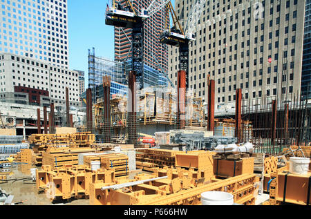 Der betonkern der Turm 1 des World Trade Center Site steigt, Lower Manhattan, New York City, USA Stockfoto